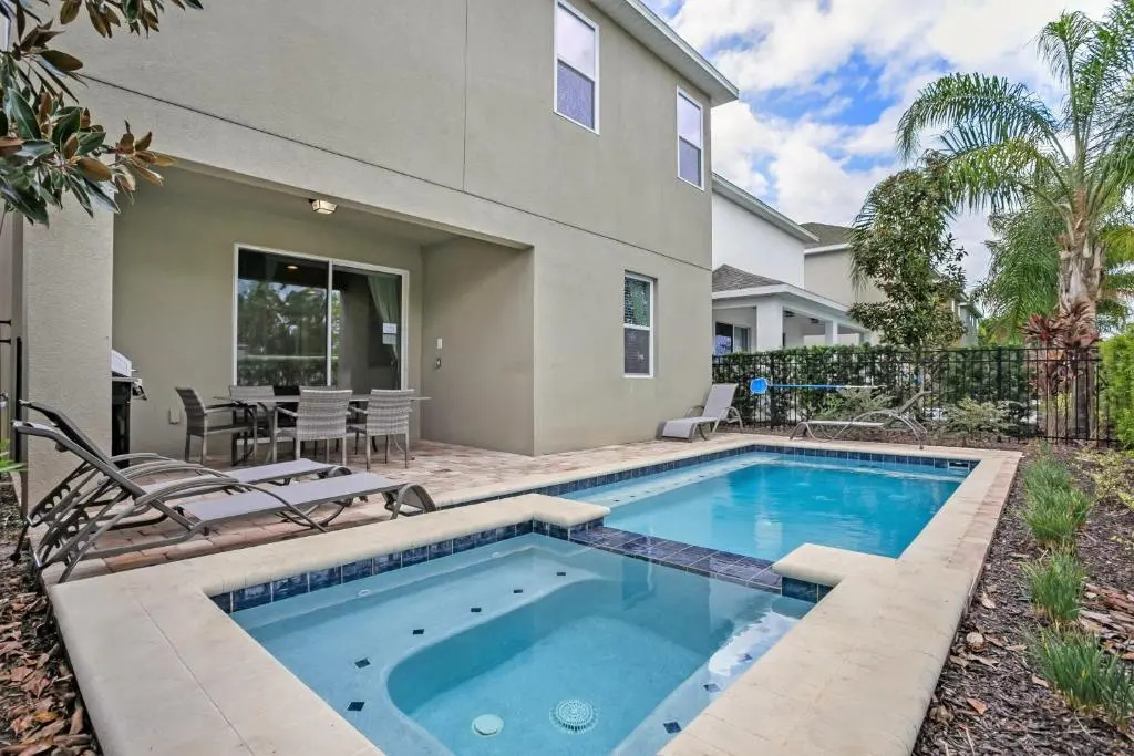 Encore Resort 8 Bedroom Vacation Home with Pool 2105