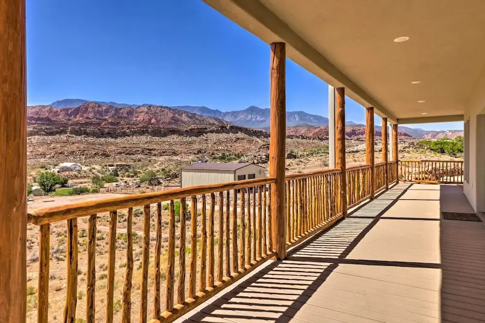 Stunning Adobe Home Overlooking Silver Reef