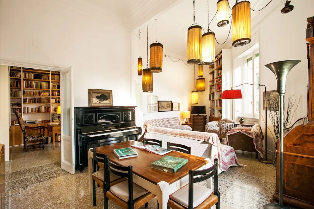 Wanderlust, 3 Bedroom Air Conditioned Apartment in Trastevere