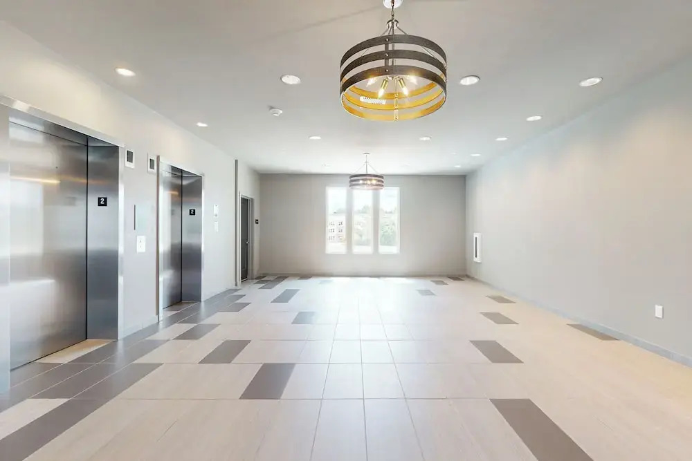 Modern Luxury Apartment w/ Private Balcony