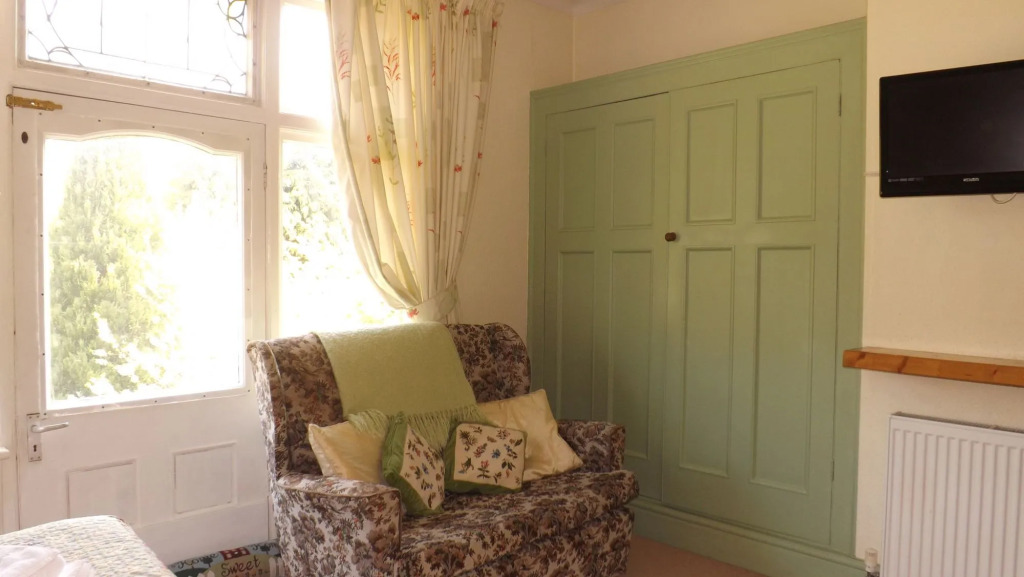 Cedar House B&B