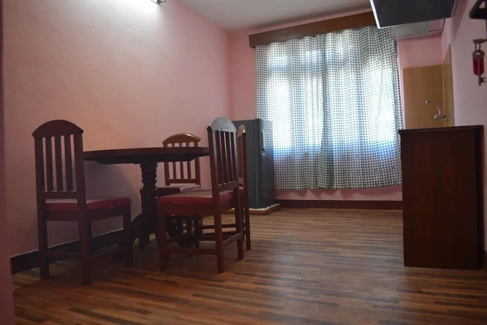 Hotel Triratna