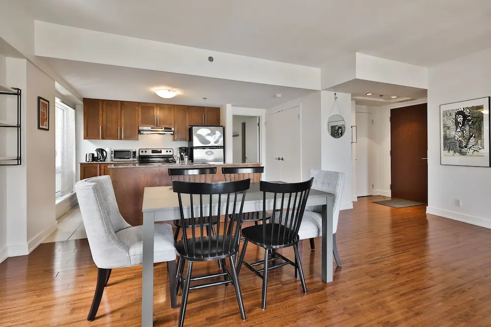 2 Floor Mezzanine Condo Near Convention Center