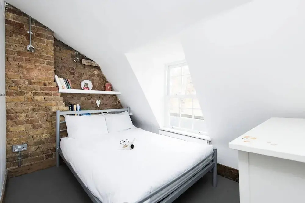 Beautiful And Central 2BR Loft Apartment