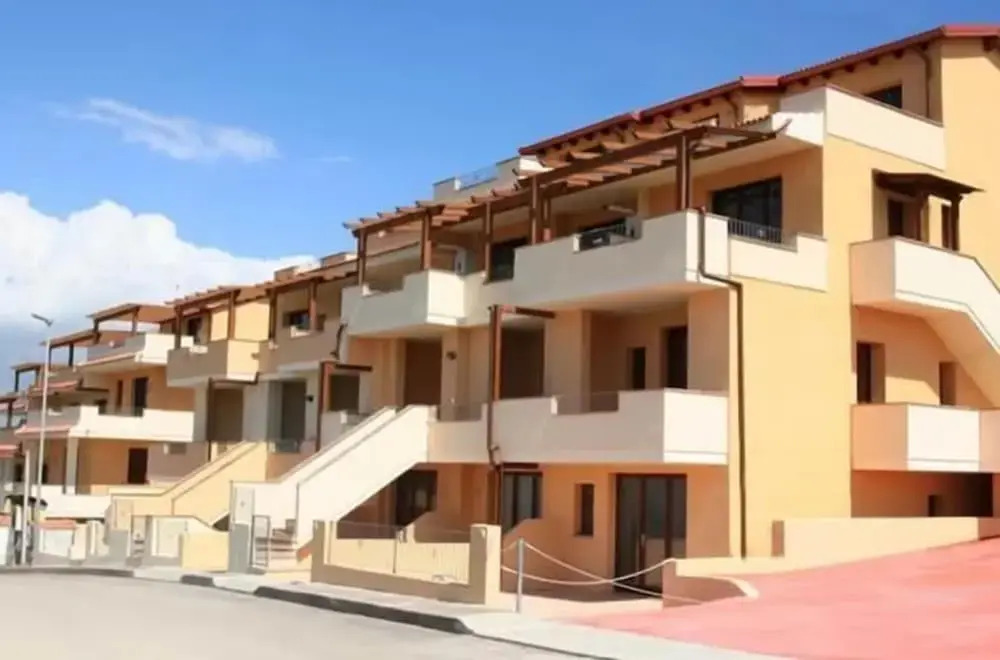Air-conditioned, in Residence, With Pool and Patio