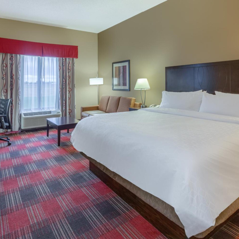 Holiday Inn Express Hotel & Suites Bowling Green by IHG