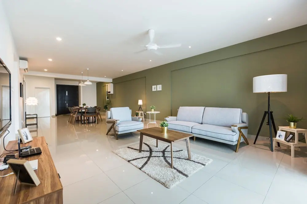 Spacious Seaview Suite