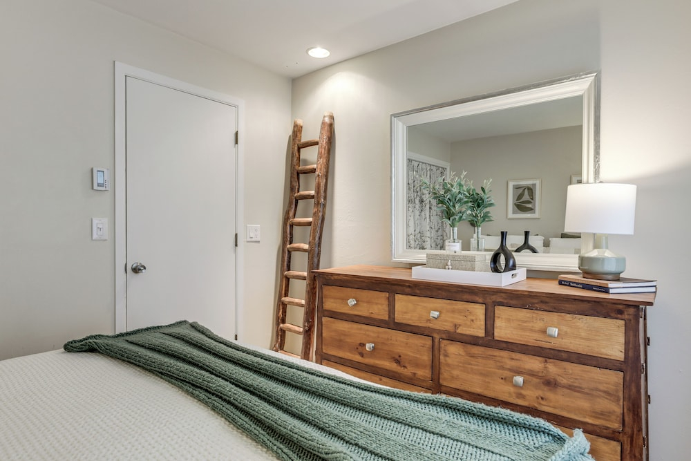 Snowmass Condo w/ Amenities < 1 Mi to Slopes!