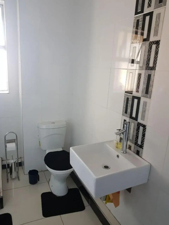 Beachurst Apartment