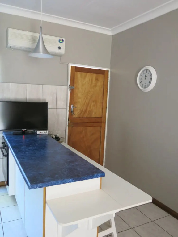 Cherry Lane Self Catering BB - 1 Bedroom Bathroom With Shower for 4 Guests