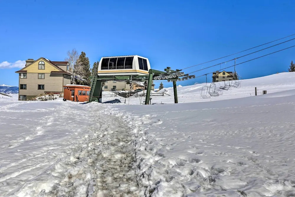 Ski-in/out Granby Home w/ Gas Grill & Fire Pit!