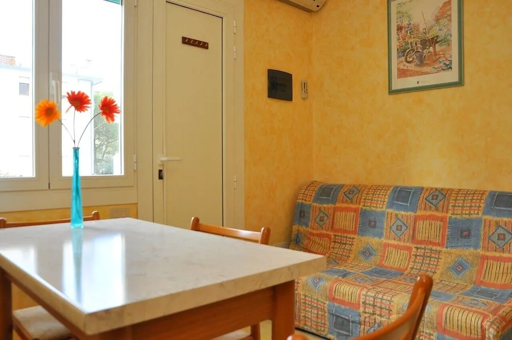 Peaceful Apartment few Steps From the City Center
