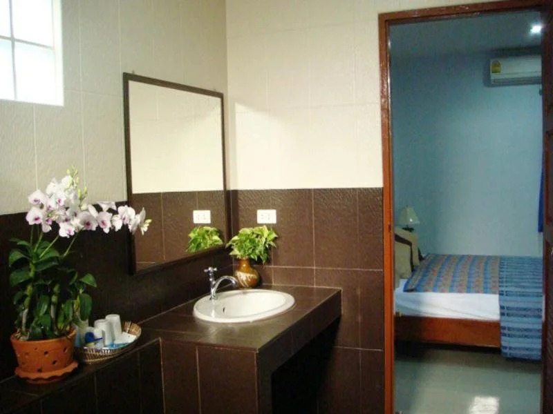 Naiharn Beach Holiday Villa, Rawai Phuket
