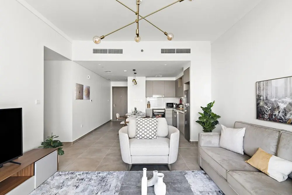WelHome - Stylish Condo With Cityscape View in Creek Harbour