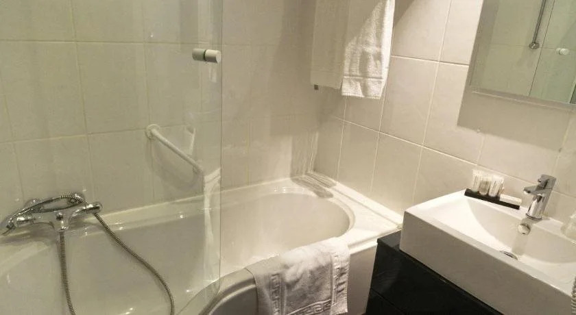 Logis Hôtel & Restaurant - Les Tuileries