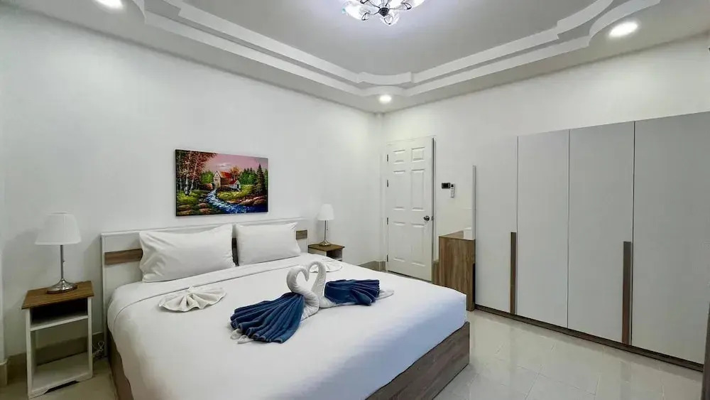 Valley 40 - 2 bdr Private Villa Near Phuket Town