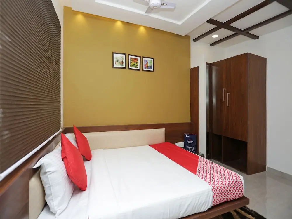 OYO 12899 Hotel Khushi Regent