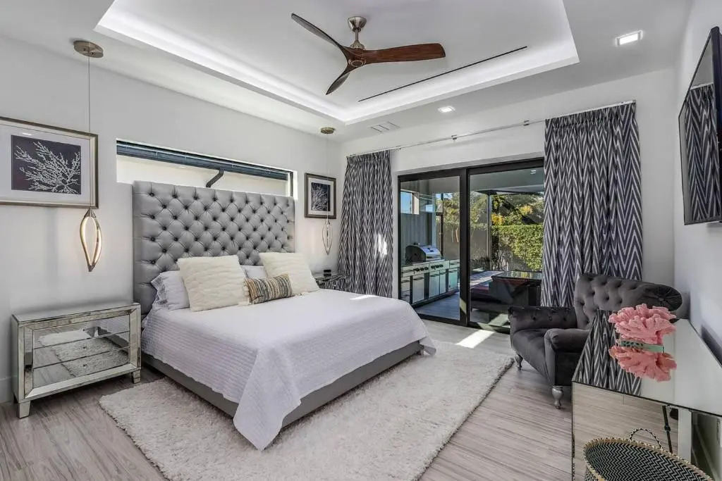 Beach 5 Min. Walk-Luxurious Modern Pool Home