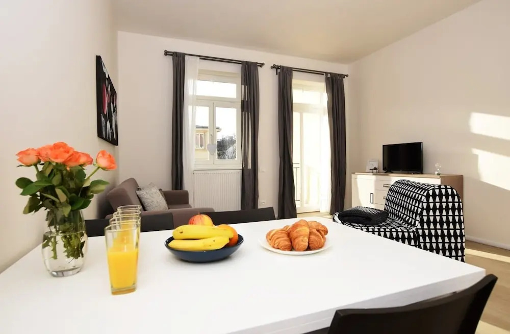 Balcony Apt 10min From Historic Center