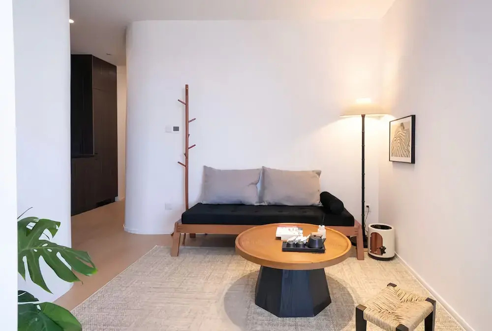 Shanghai Hills&FanStay close to Tianzifang Line 9
