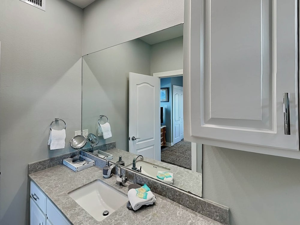 Mermaids Lair by Silver Sands Vacation Rentals