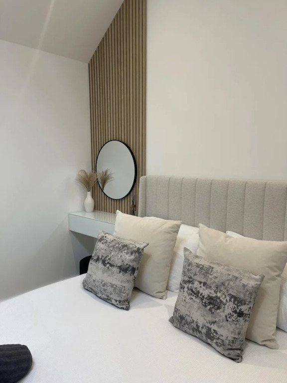 The Lodge Hideaway - Studio Style, Simple Luxury