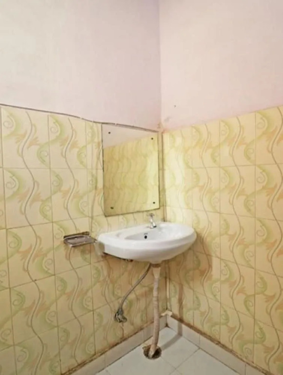 Goroomgo Brlux International Agra