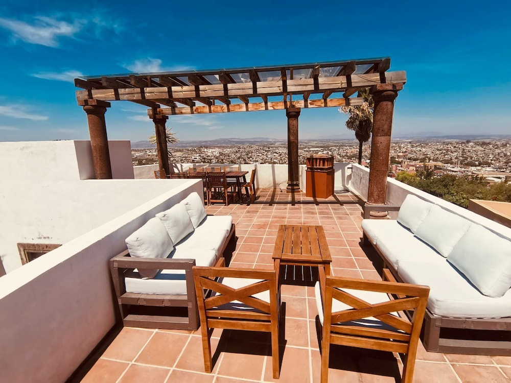 LUXO Casa en San Miguel de Allende Centro con Vistas Panorámicas