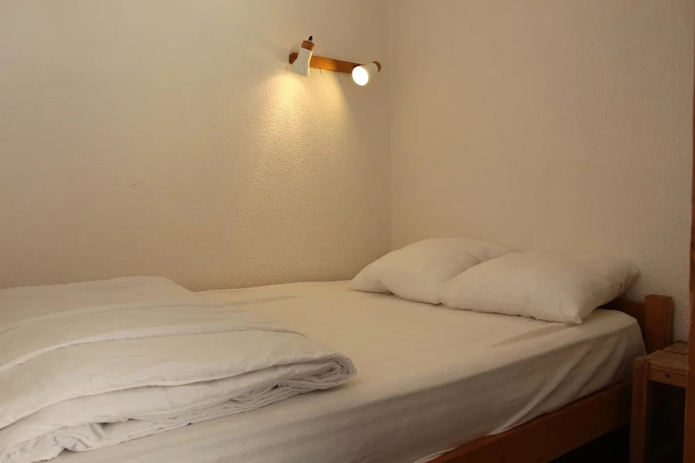 This studio of about 25m2 is quite, on the 5th floor Holiday home 1 ag