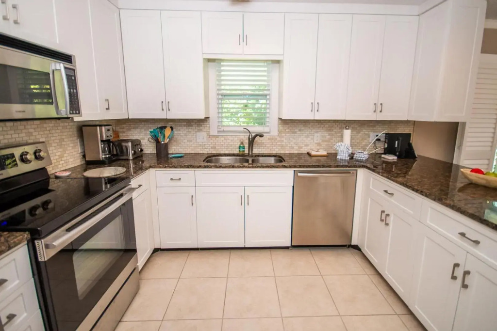 Beach Walk - 6250 Holmes #31