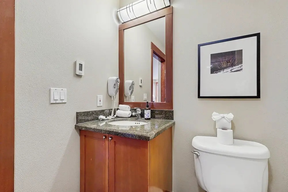 Ski-in/ski-out Condo w/ Views in Olympic Valley