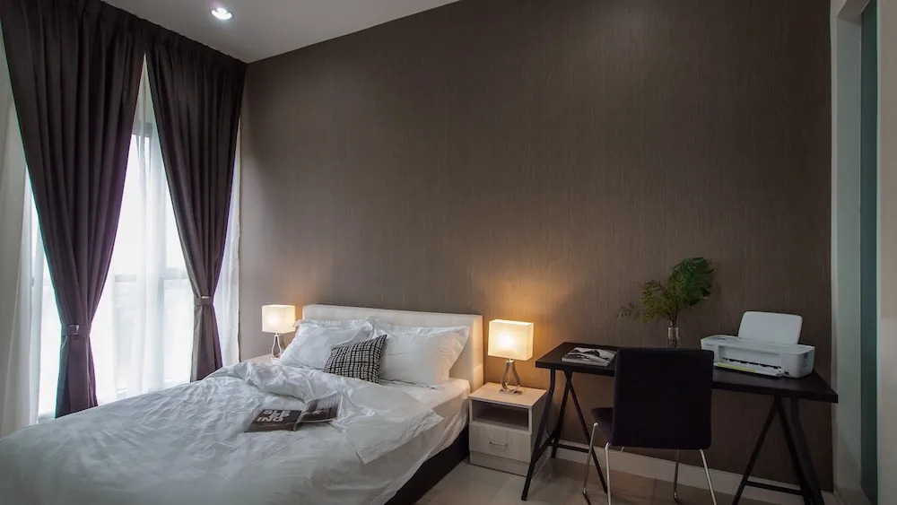 Dashing 1BR Next To Surian MRT 18