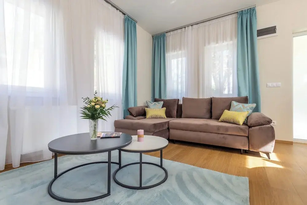 Nemes Apartments