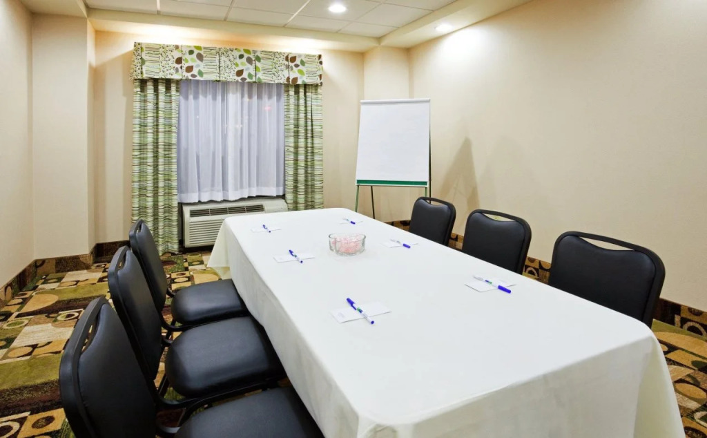 Holiday Inn Express & Suites Newport S by IHG