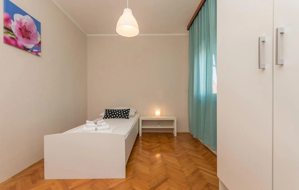 Beautiful Home in Zadar With 6 Bedrooms and Wifi