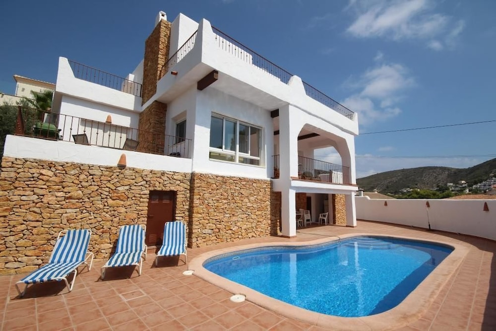 Villa Portina by HMR Holidays