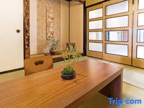 Up to 8 people/6 minutes to Namba/Good atmosphere house/wi-fi/Osaka trip/87m2