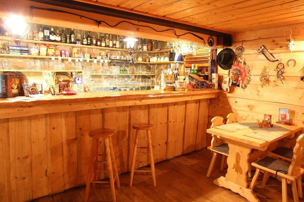 Country Saloon