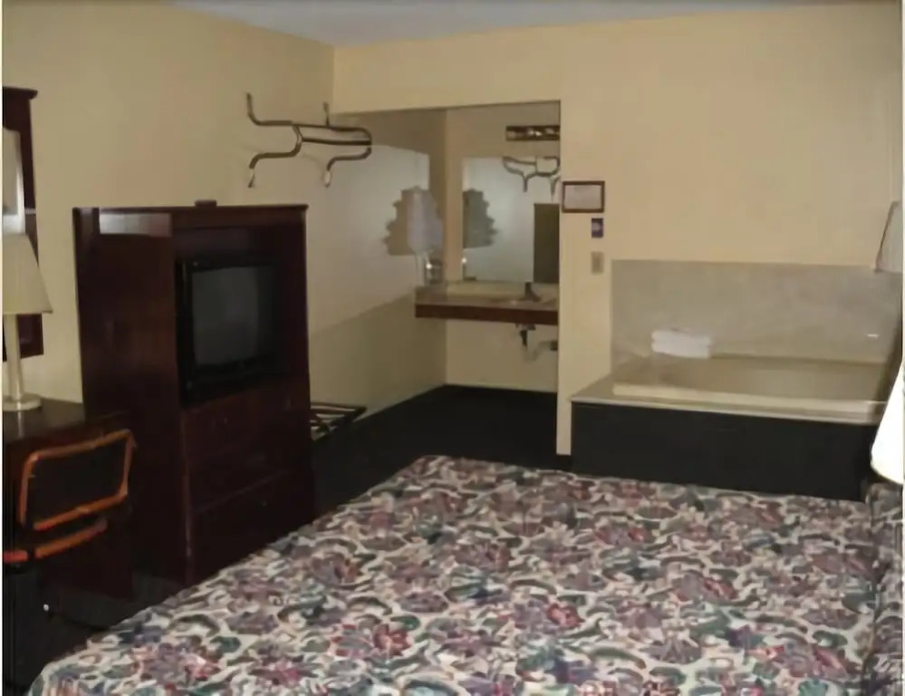 Sugar Creek Inn
