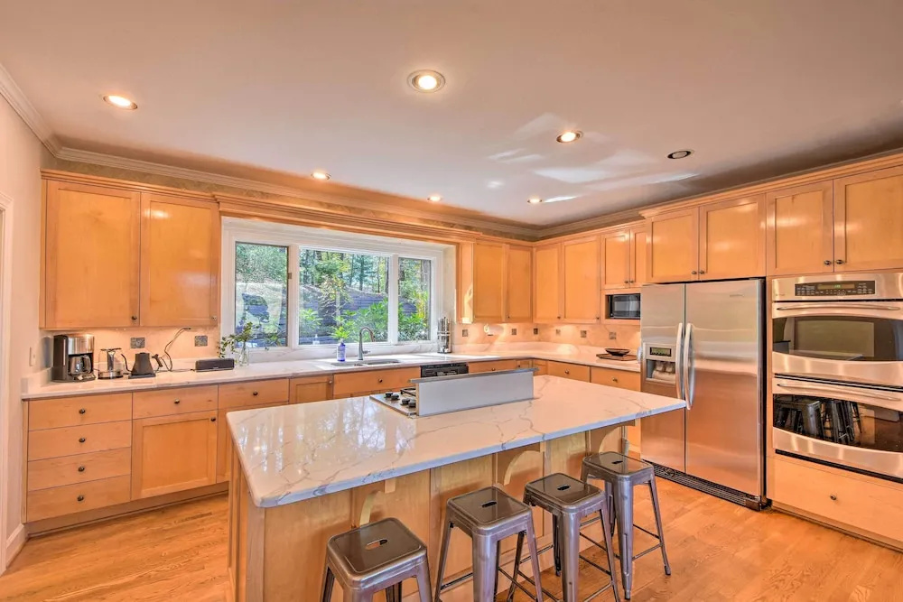Luxe Big Canoe Resort Home w/ 3 Decks & Mtn Views!