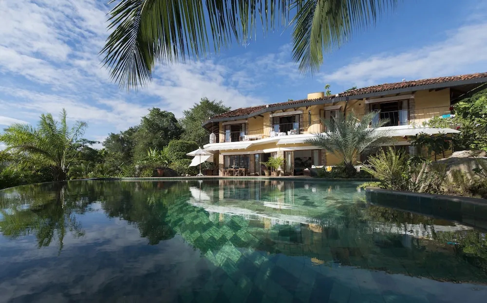 Bougainvillea Retreat
