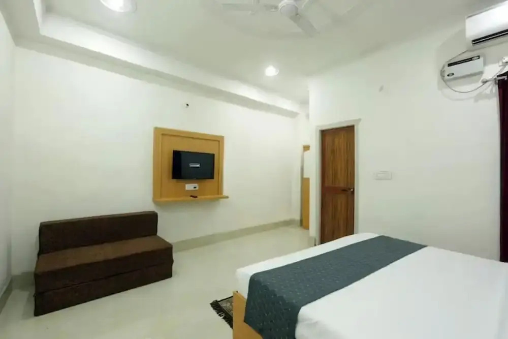 Hotel Dwarkadhish Plaza