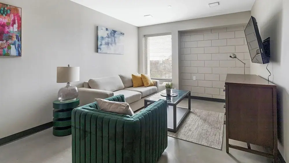 Landing Amazing 1BD Game Room Courtyard