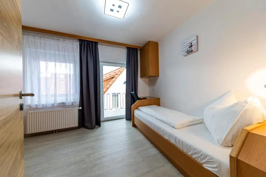Zeltweg-Rooms