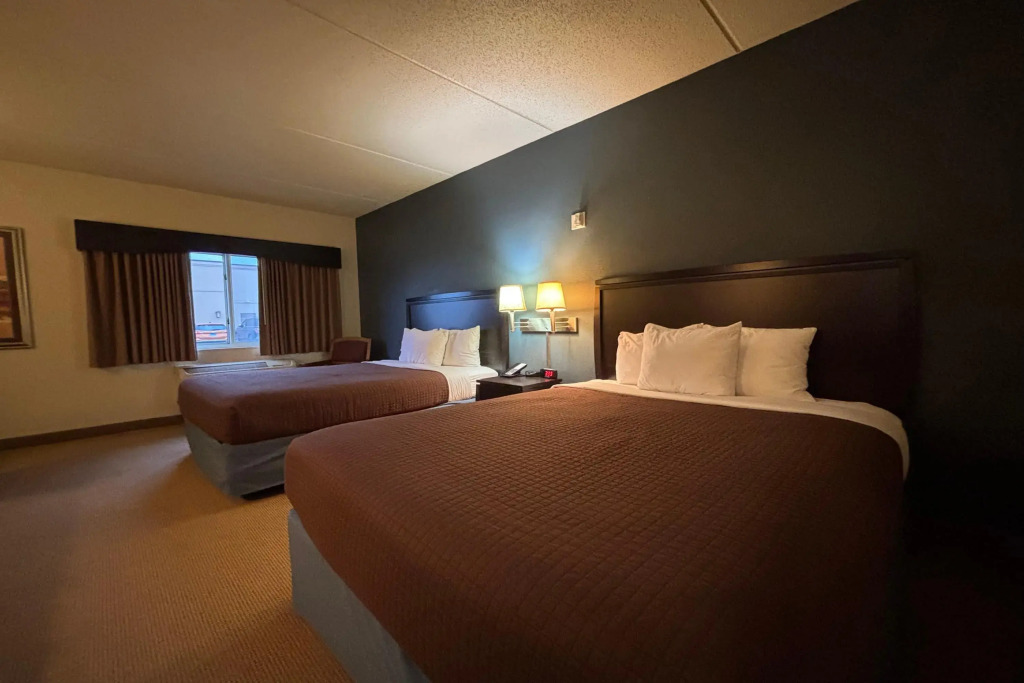 AmericInn by Wyndham Monmouth