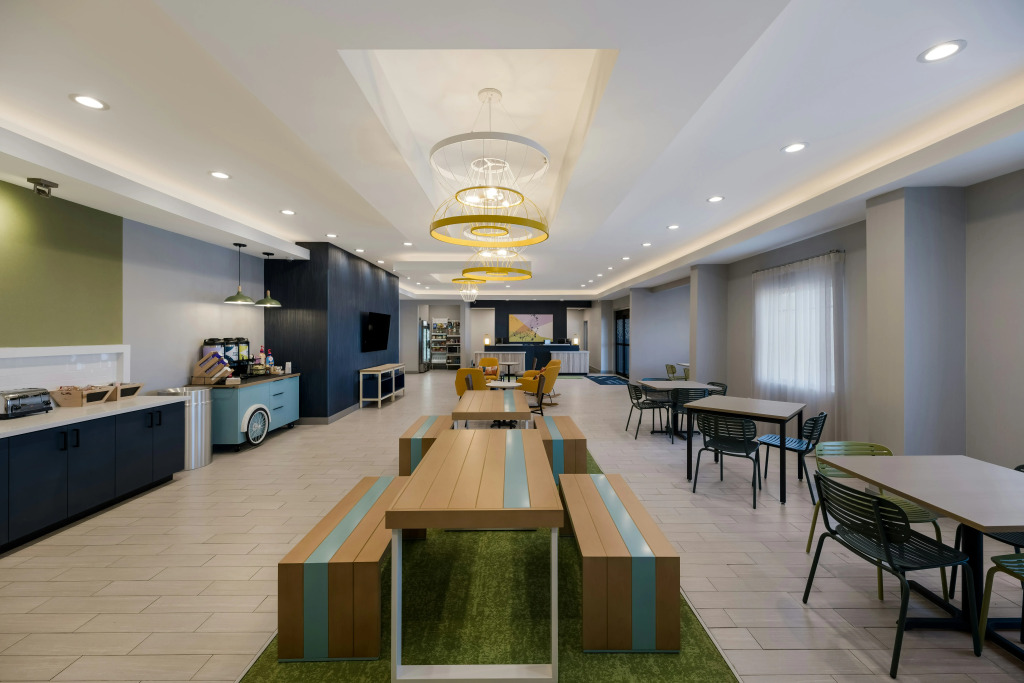 Spark by Hilton Midland South