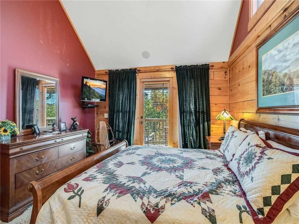 Bear Slide 4 Bedroom Home with Mountain View