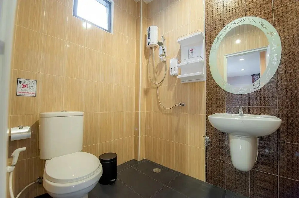 The LODGE BKK Hostel