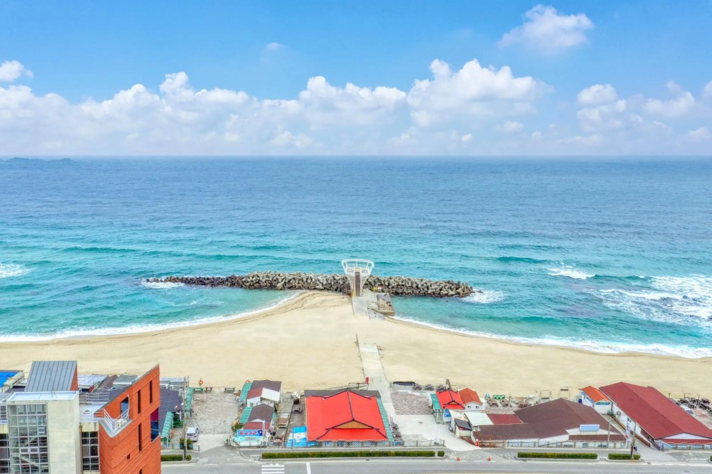 Gangneung Badajungwon Pension