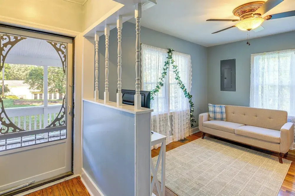 Walk to Main Street! Home in Historic Jonesborough